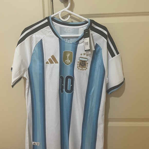 Messi 2026 Argentina White and Blue Striped Jersey Size L - Picture 2 of 2